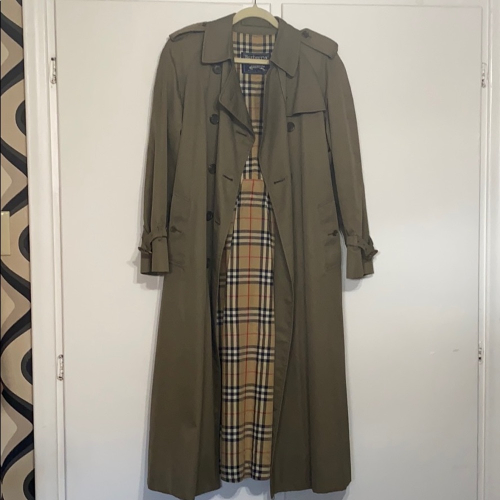 Burberry Khaki Trench Coat with Classic Nova Check Lining
